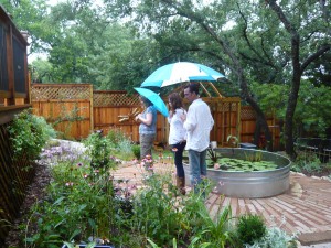 wonder woman Pam points out her new side garden to ESP and Leah, while I melt in the rain like a true denizen of LA